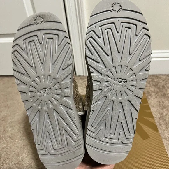 UGG Classic Short Silver Sparkles Boots in box - Picture 2 of 9